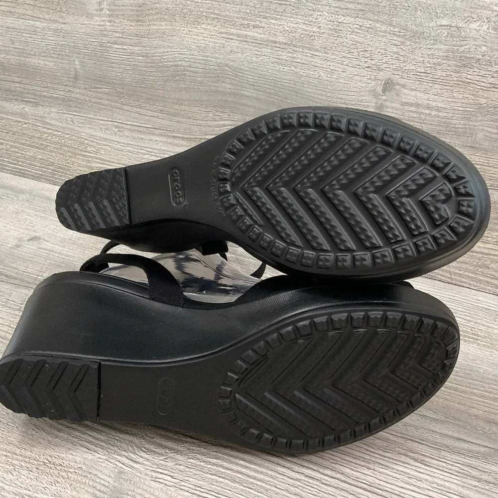 Crocs Leigh II Womens Size 11 CrossStrap Metalblock Ankle Wedge Black Sandals